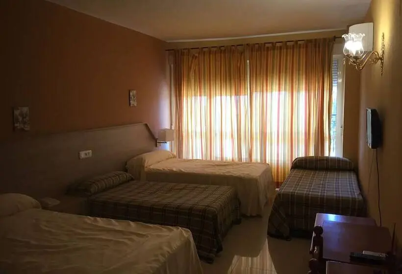 اتاق استاندارد چهار تخته, Manzanares