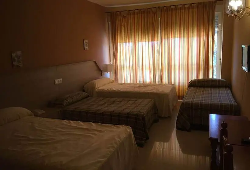 اتاق استاندارد چهار تخته, Manzanares