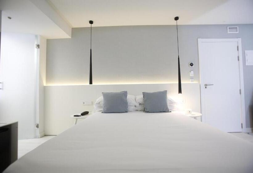 Номер Deluxe Вид на Море Боковой, María Cristina