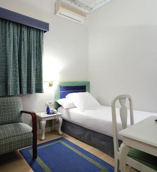 חדר סטנדרט יחיד, Niza