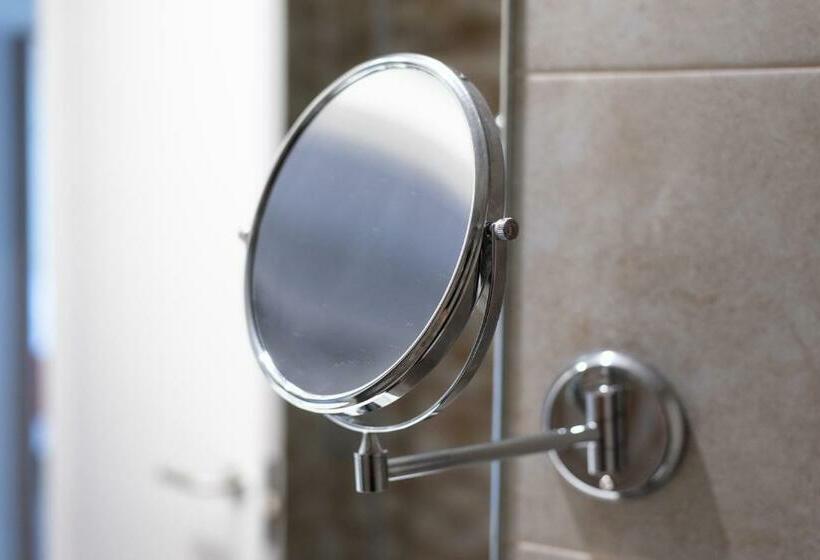 스탠다드 룸, Pato Rojo