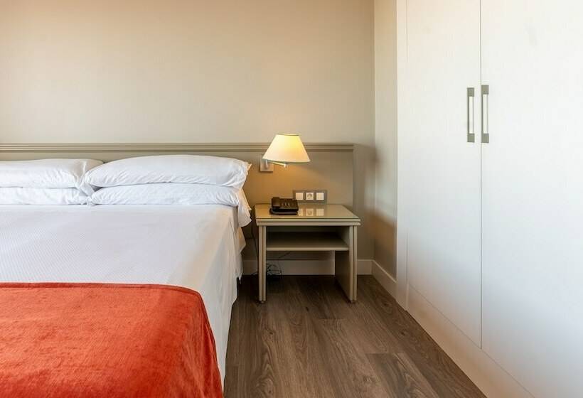 스탠다드 룸, Pato Rojo