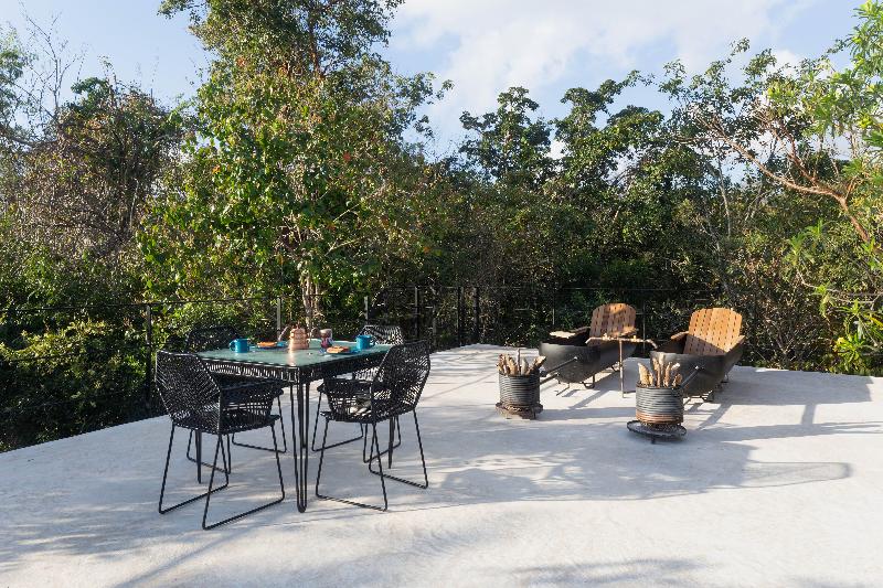 스탠다드 룸, Pato Rojo