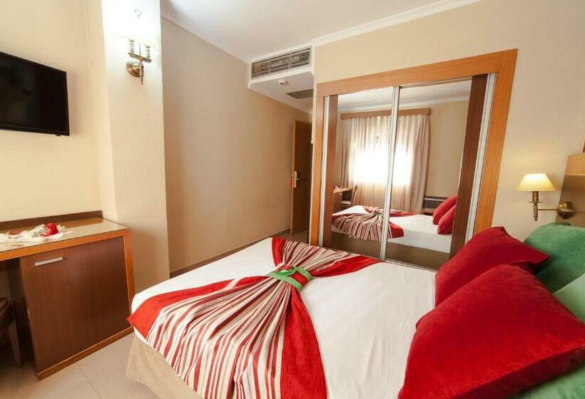 Quarto Estandar Individual, Regio 2