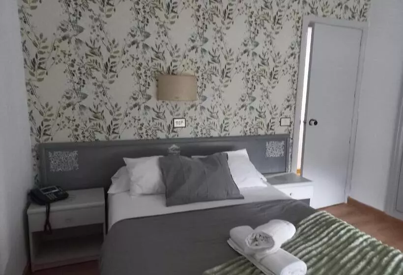 اتاق استاندارد یک نفره, Valle Del Jerte Los Arenales