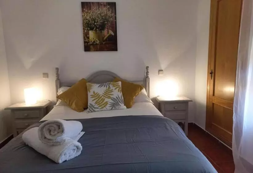 اتاق استاندارد یک نفره, Valle Del Jerte Los Arenales