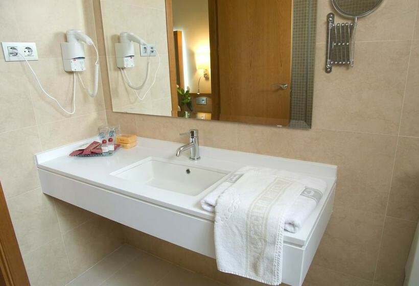 سوییت جونیور, Santa Cecilia