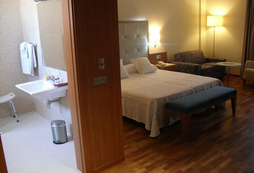 اتاق سوپریور برای معلولان, Santa Cecilia