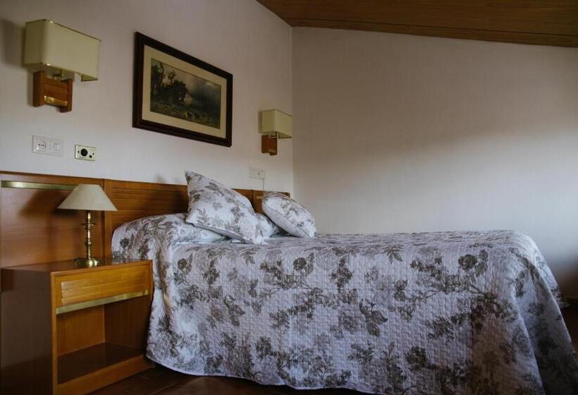 חדר פנטהאוז, Sierra De Aracena