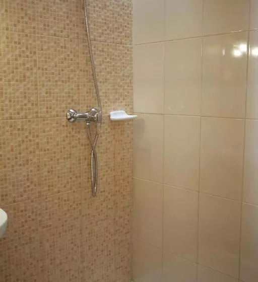 Chambre Triple Standard, Sol