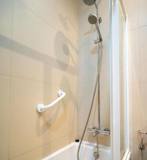 غرفة قياسية فردية, Solymar