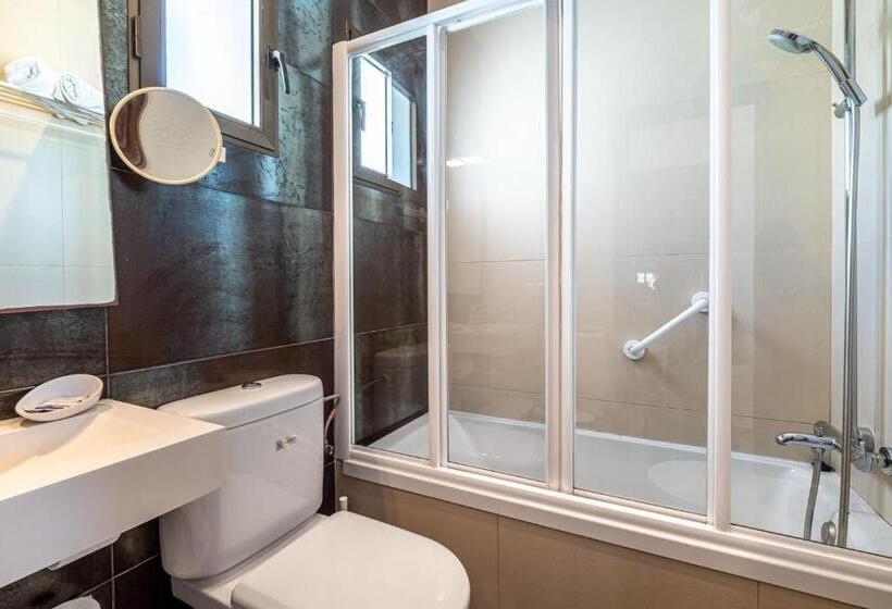 غرفة قياسية ثلاثية, Solymar