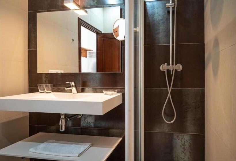 غرفة قياسية فردية, Solymar