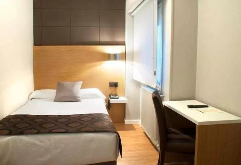 Habitación Estàndard Individual, Universal