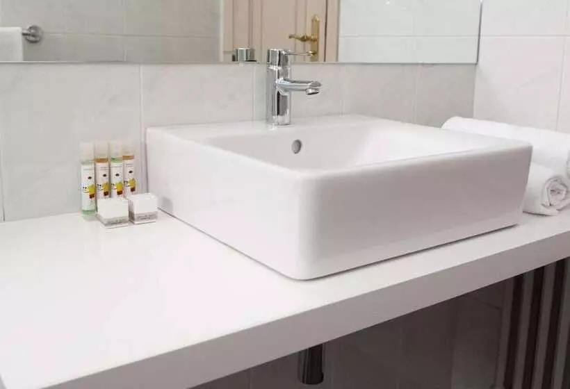 Habitació Estàndard, Universal