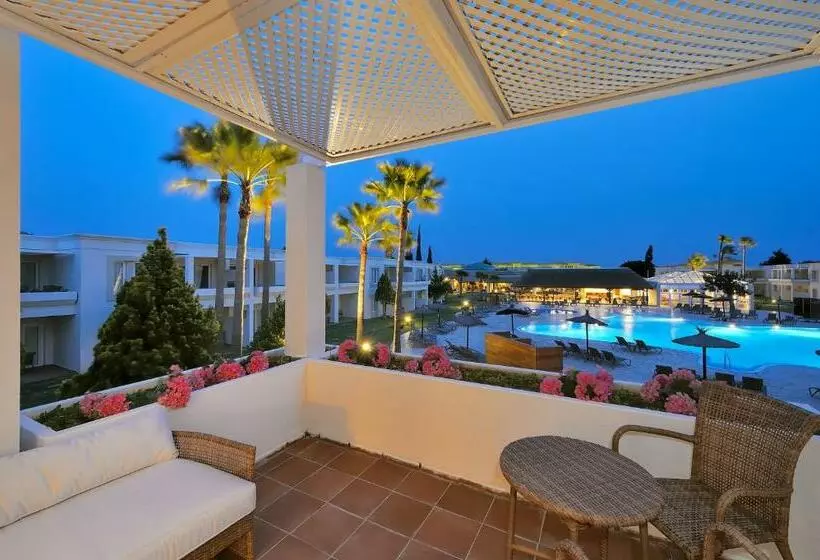 سوییت جونیور با چشمانداز استخر, Vincci Resort Costa Golf