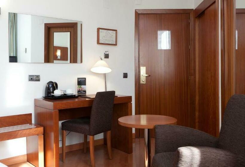 스탠다드 룸, Senator Huelva