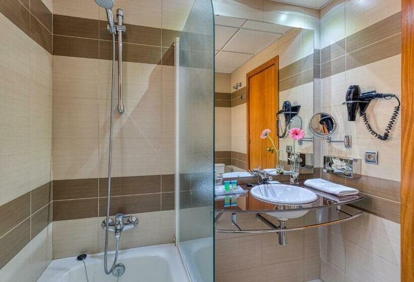 스탠다드 룸, Senator Huelva