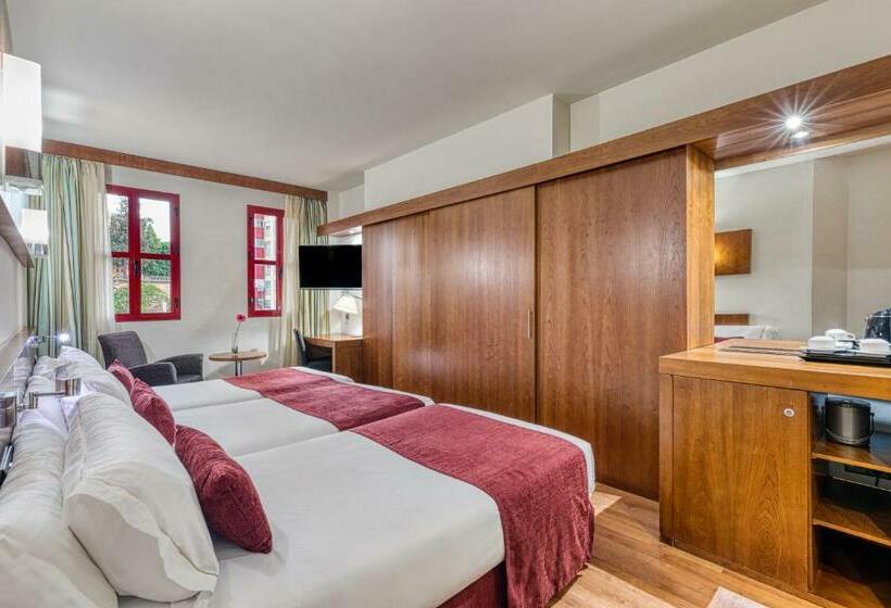 스탠다드 룸, Senator Huelva