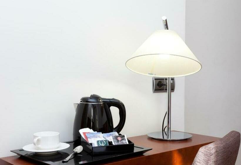 스탠다드 싱글 룸, Senator Huelva