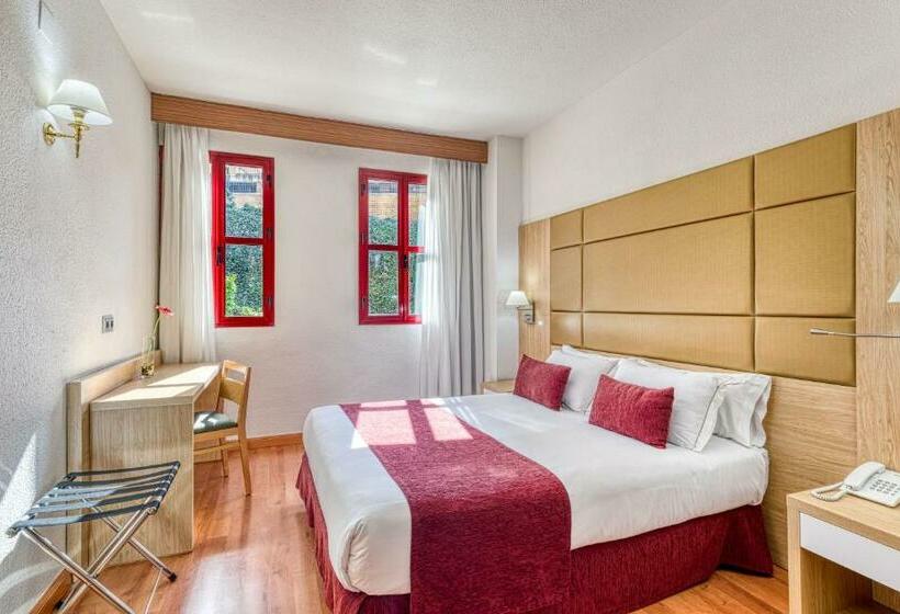 스탠다드 룸 킹사이즈 침대, Senator Huelva