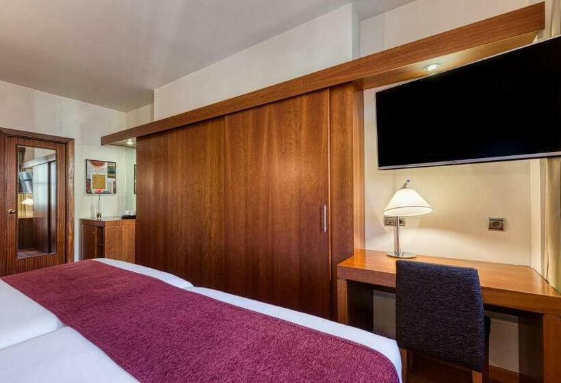 家庭间, Senator Huelva