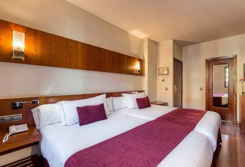 패밀리 룸, Senator Huelva