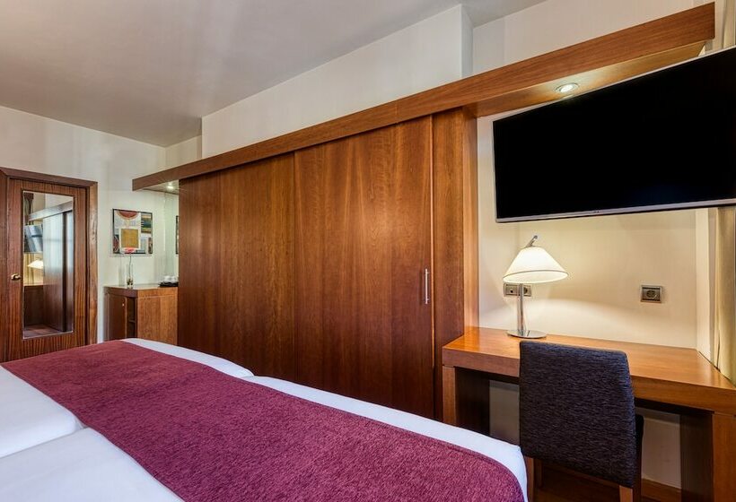 家庭间, Senator Huelva