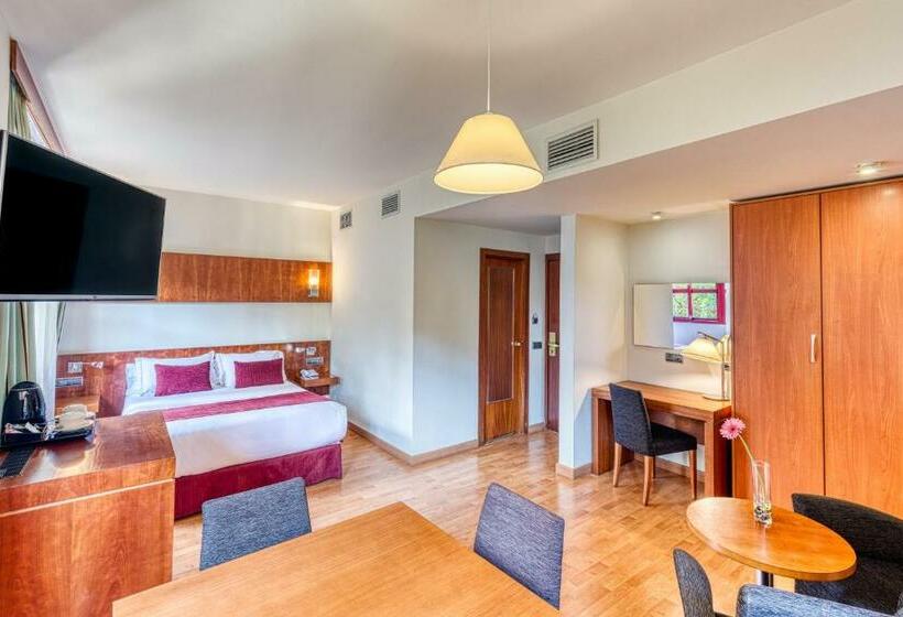 수피리어 룸, Senator Huelva