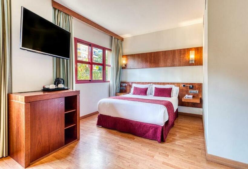 수피리어 룸, Senator Huelva