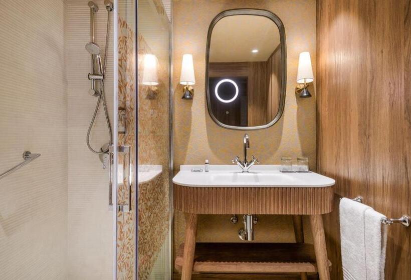 اتاق استاندارد با تخت بزرگ, The Westin Madrid Cuzco