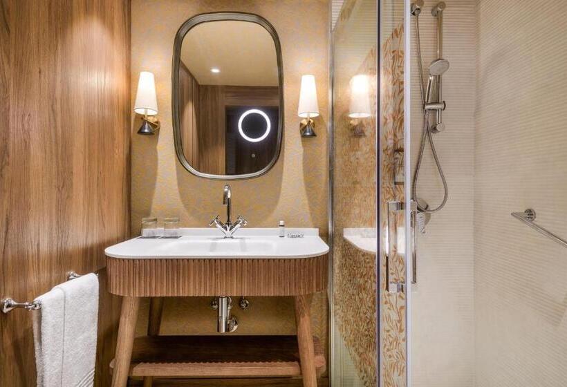 اتاق استاندارد با تخت بزرگ, The Westin Madrid Cuzco