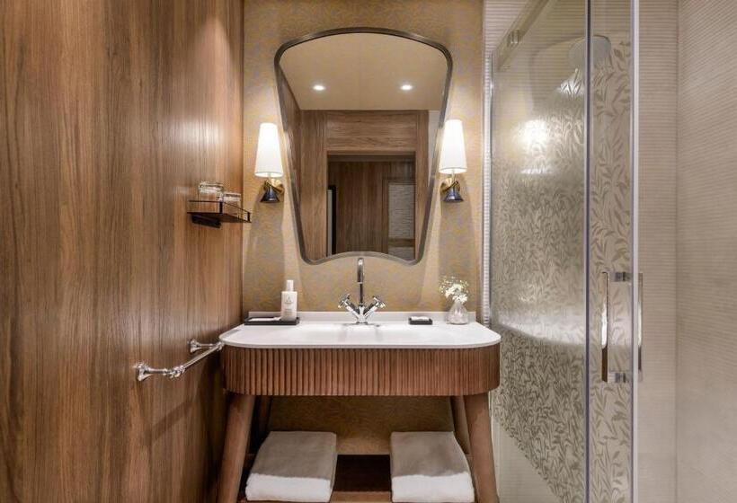 اتاق استاندارد با تخت بزرگ, The Westin Madrid Cuzco