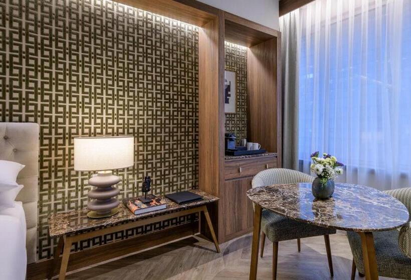 اتاق استاندارد با تخت بزرگ, The Westin Madrid Cuzco