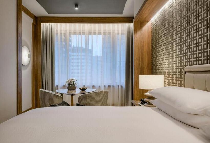اتاق استاندارد با تخت بزرگ, The Westin Madrid Cuzco