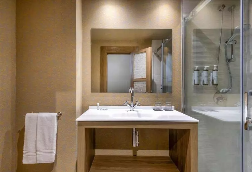 سوئیت با تخت بزرگ, The Westin Madrid Cuzco