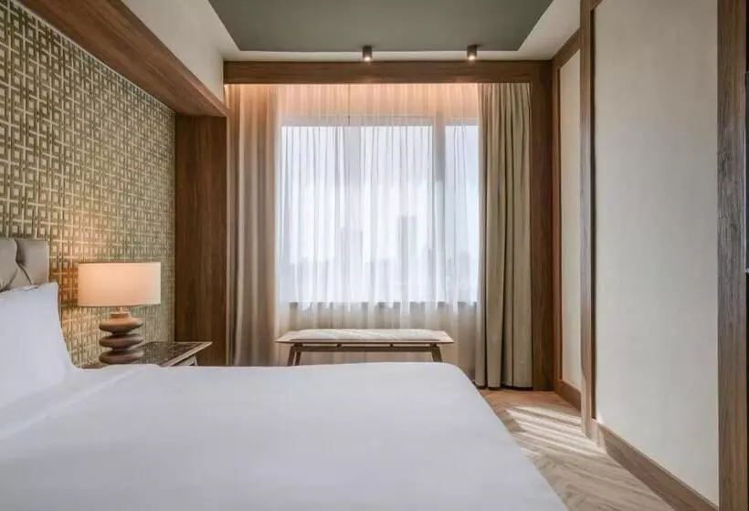 سوئیت با تخت بزرگ, The Westin Madrid Cuzco