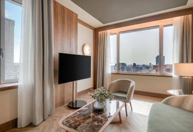 سوییت, The Westin Madrid Cuzco