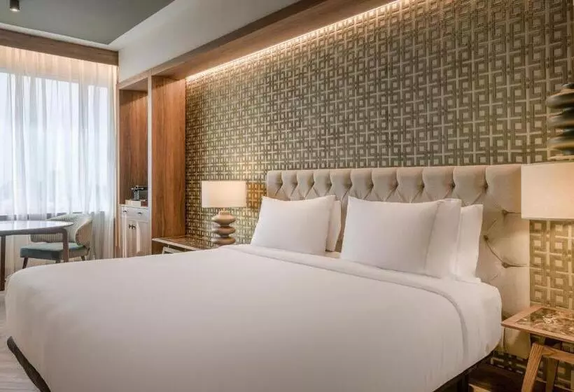 اتاق لوکس با تخت بزرگ, The Westin Madrid Cuzco