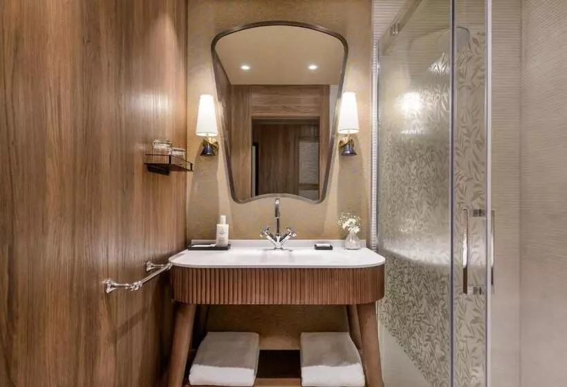 اتاق لوکس با تخت بزرگ, The Westin Madrid Cuzco
