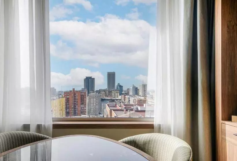 اتاق لوکس با تخت بزرگ, The Westin Madrid Cuzco