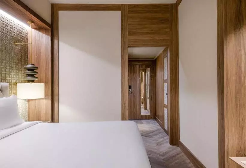اتاق لوکس با تخت بزرگ, The Westin Madrid Cuzco