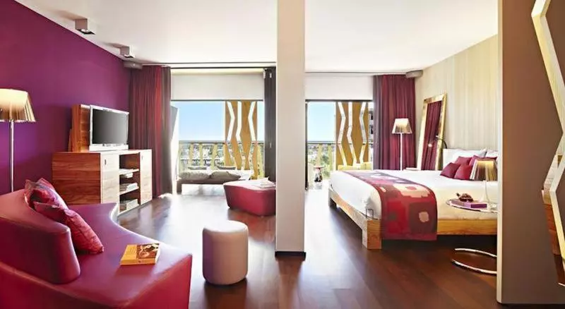 سوئیت جونیور با چشم‌انداز باغ, Bohemia Suites & Spa - Adults Only