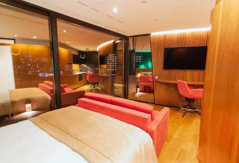 بانگلوی استاندارد, Bohemia Suites & Spa - Adults Only