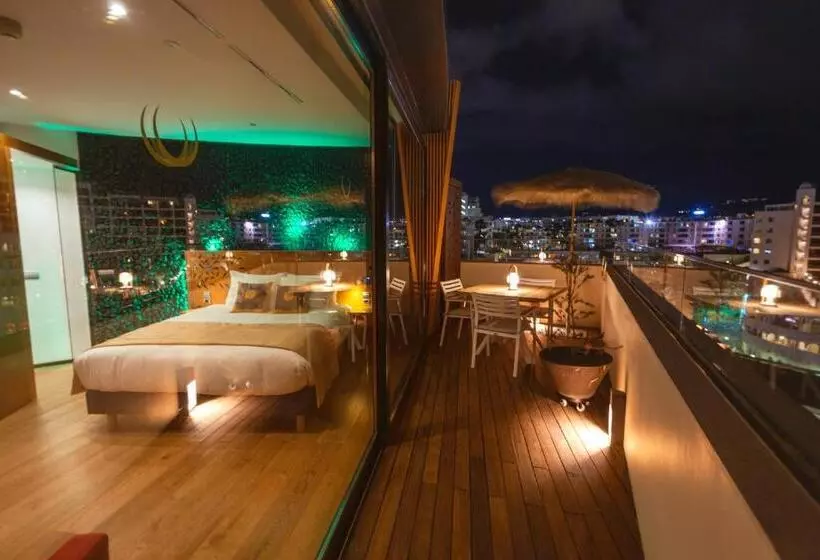 بانگلوی استاندارد, Bohemia Suites & Spa - Adults Only