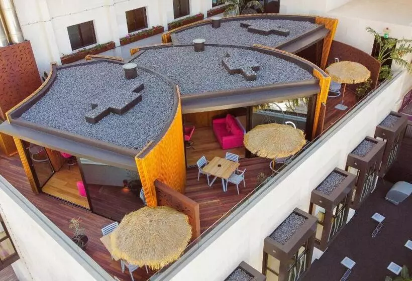 بانگلوی استاندارد, Bohemia Suites & Spa - Adults Only