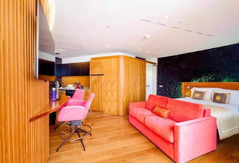 بانگلوی استاندارد, Bohemia Suites & Spa - Adults Only