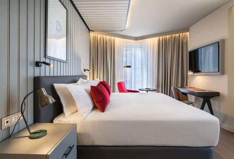 اتاق استاندارد با تخت بزرگ, Canopy by Hilton Madrid Castellana