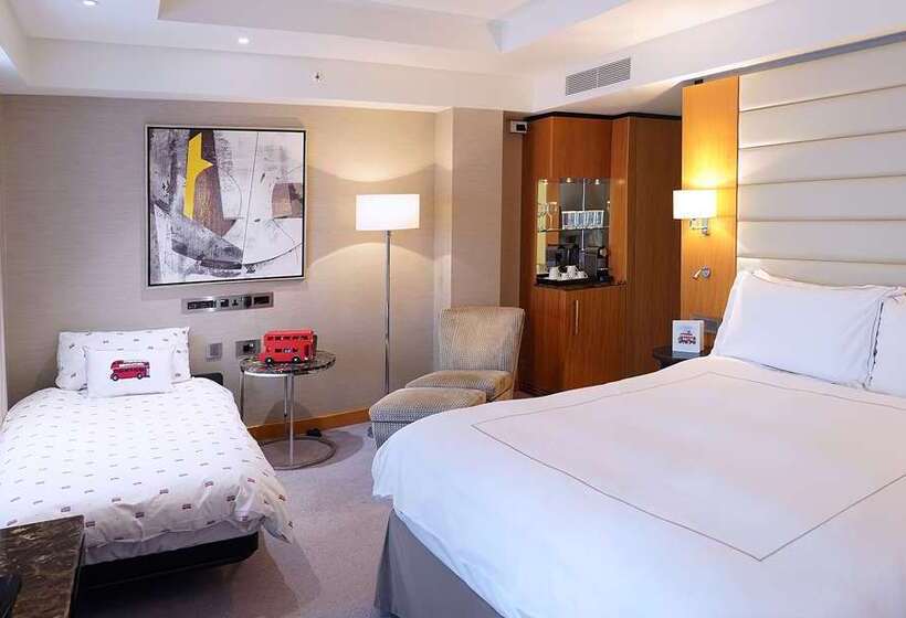 اتاق خانوادگی تودرتو, Canopy by Hilton Madrid Castellana