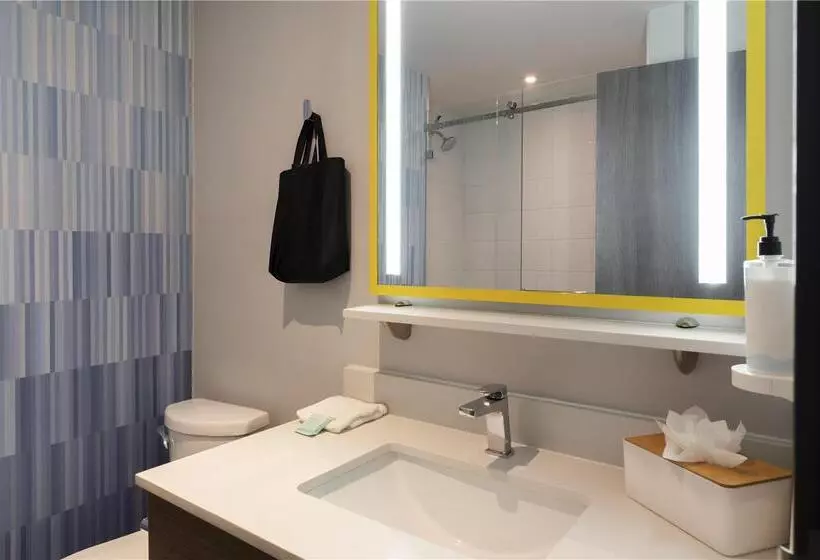 اتاق استاندارد, Canopy by Hilton Madrid Castellana